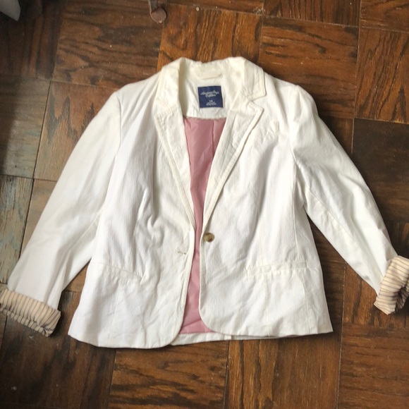 White jacket - Picture 3 of 3